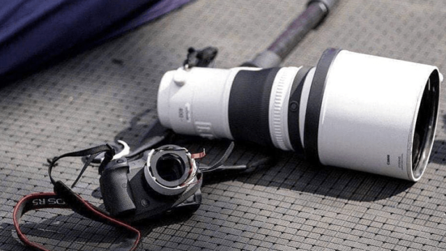 東奧選手意外損壞相機的Canon  EOS  R5與鏡頭被切割成兩部分